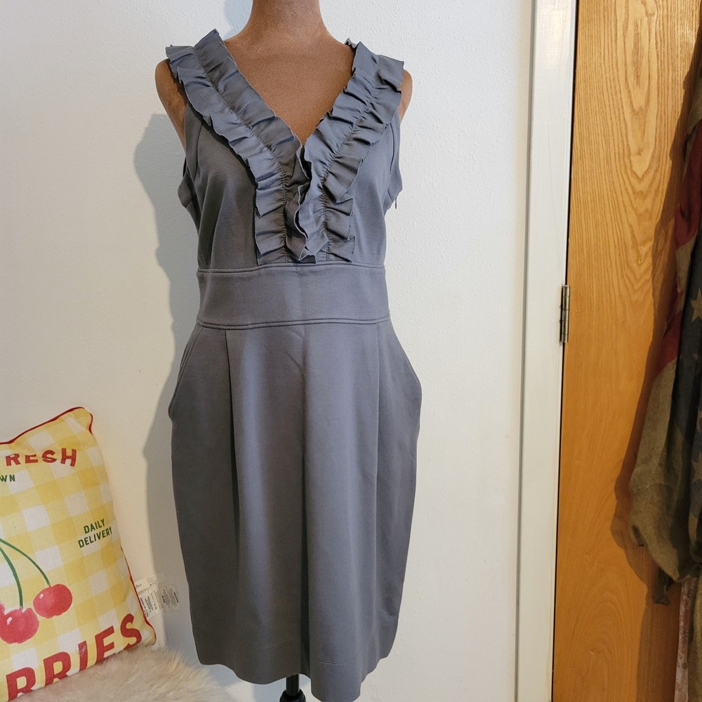 Banana Republic Gray Ruffle V-Neck Sheath Dress with Pockets Size 10 Sleeveless‎